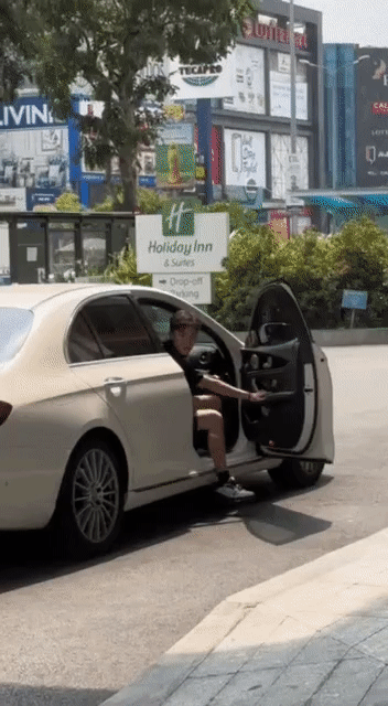 Bâu Krysie từng nói về mối quan hệ với bạn trai: Gói gọn trong 3 từ “chung thủy - kín tiếng - tôn trọng” - Ảnh 2.