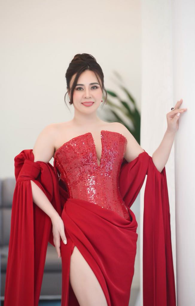 Hoa hậu Phan Kim Oanh được giữ ngôi vị Mrs Grand International thêm 1 năm- Ảnh 6. Hoa hậu Phan Kim Oanh được giữ ngôi vị Mrs Grand International thêm 1 năm- Ảnh 6.