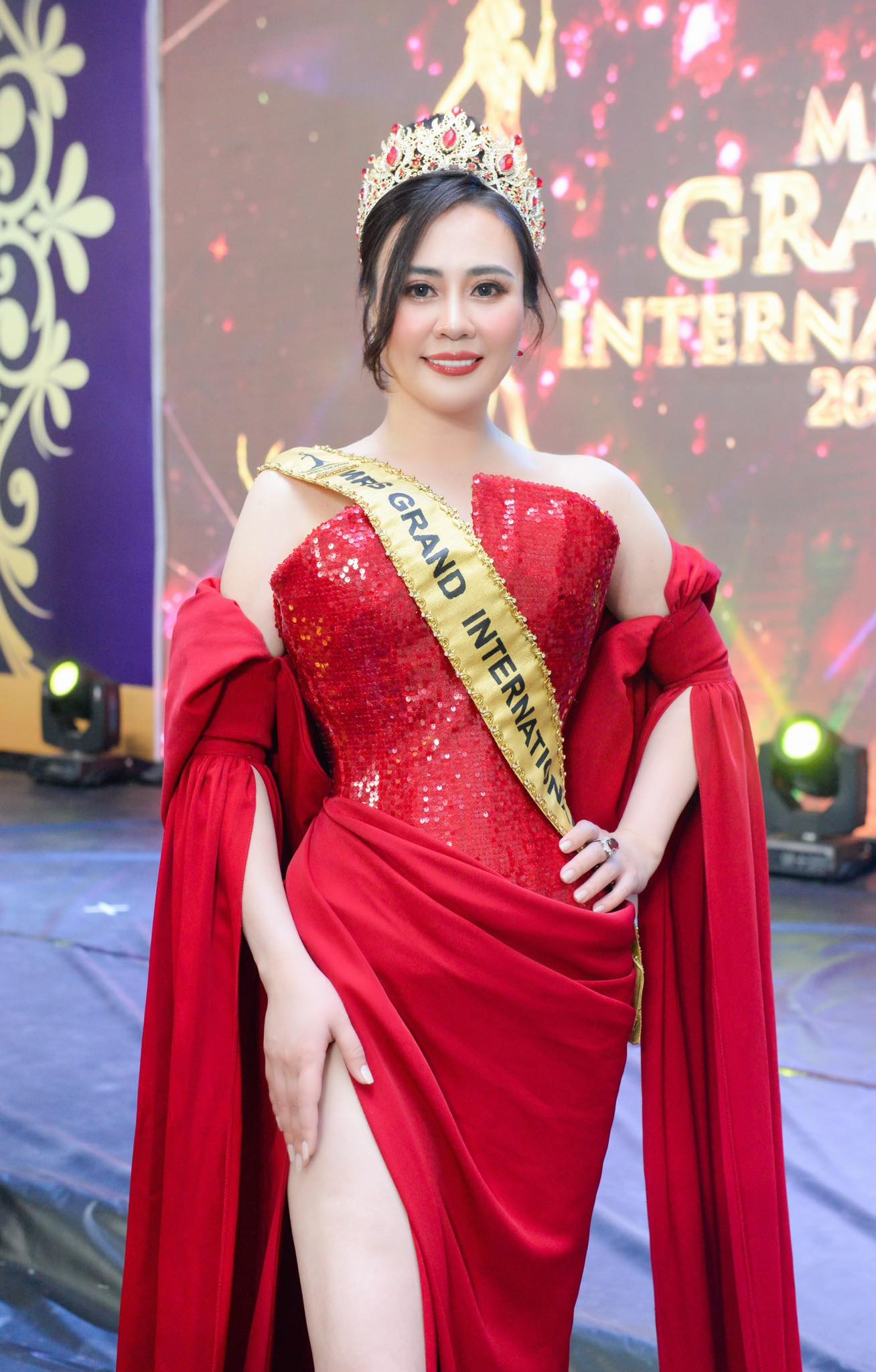 Hoa hậu Phan Kim Oanh được giữ ngôi vị Mrs Grand International thêm 1 năm- Ảnh 5. Hoa hậu Phan Kim Oanh được giữ ngôi vị Mrs Grand International thêm 1 năm- Ảnh 5.