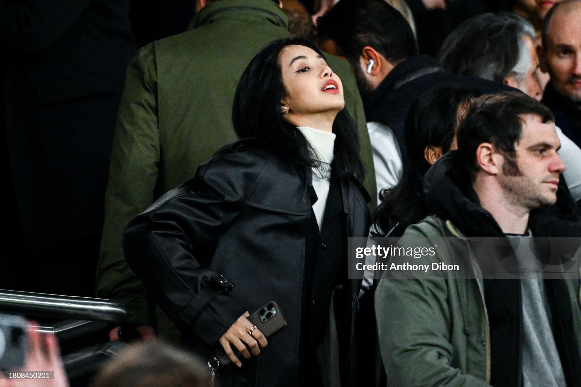 Ống kính Getty Images không dìm nổi Lisa, ảnh chụp vội cũng thành khoảnh khắc viral vì quá xinh- Ảnh 2.