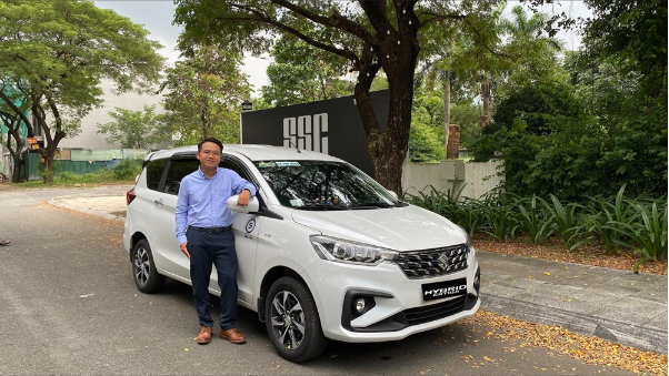 Chủ xe Hybrid Ertiga chạy dịch vụ đánh giá lái mượt, nuôi rẻ, nhanh hồi vốn - Ảnh 1.