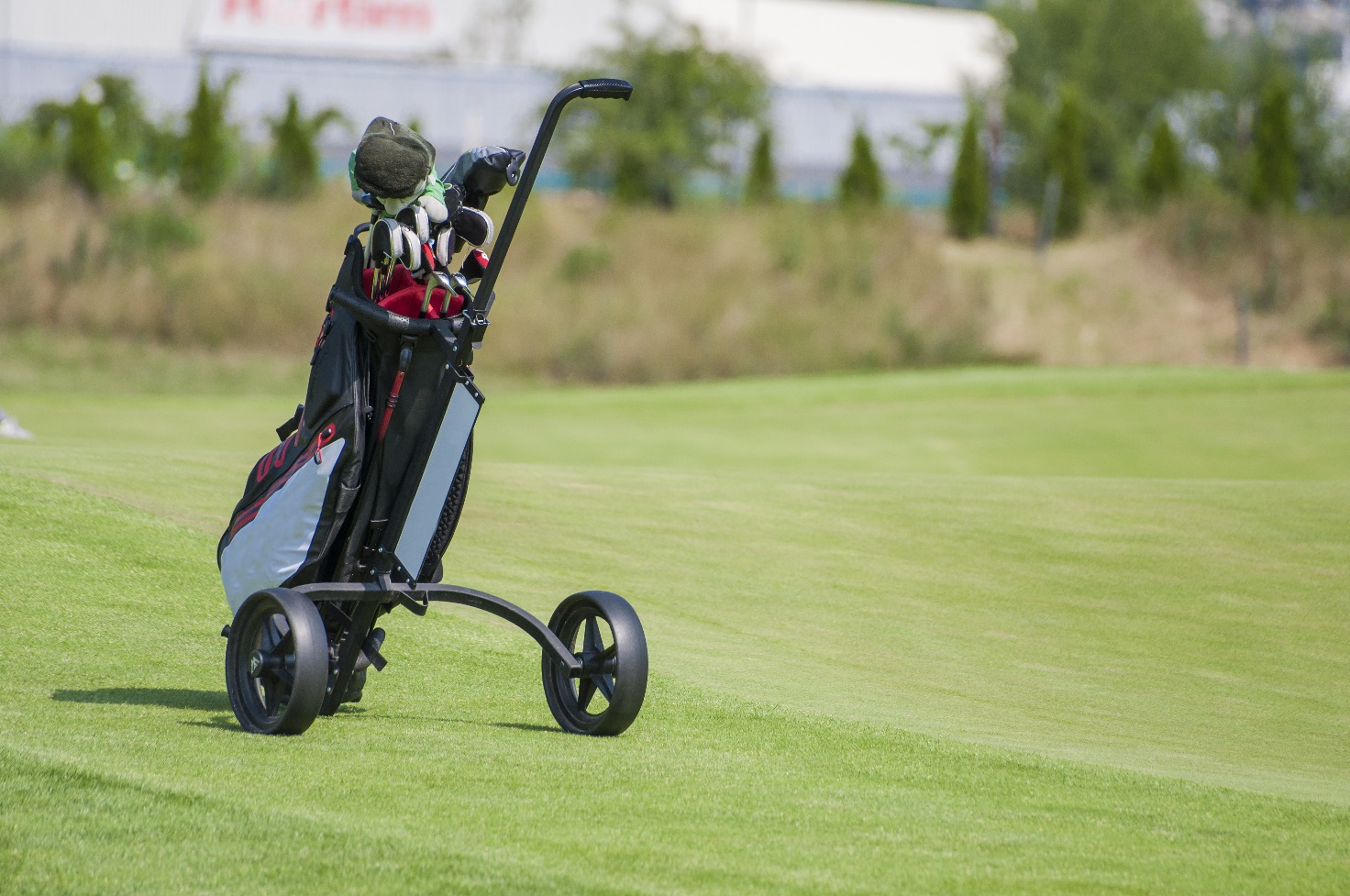 Thùy Tiên giải thích lý do các golfer nữ chuyển sang dùng xe máy trên sân golf- Ảnh 3.