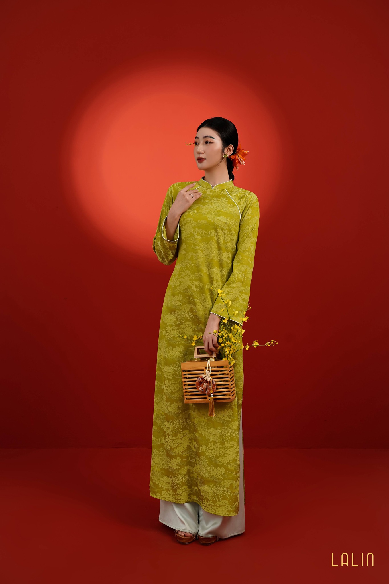 Với ngân sách 750.000 - 2 triệu VNĐ, tôi đã ngắm được 8 local brand bán áo dài siêu xinh để diện Tết này- Ảnh 39.