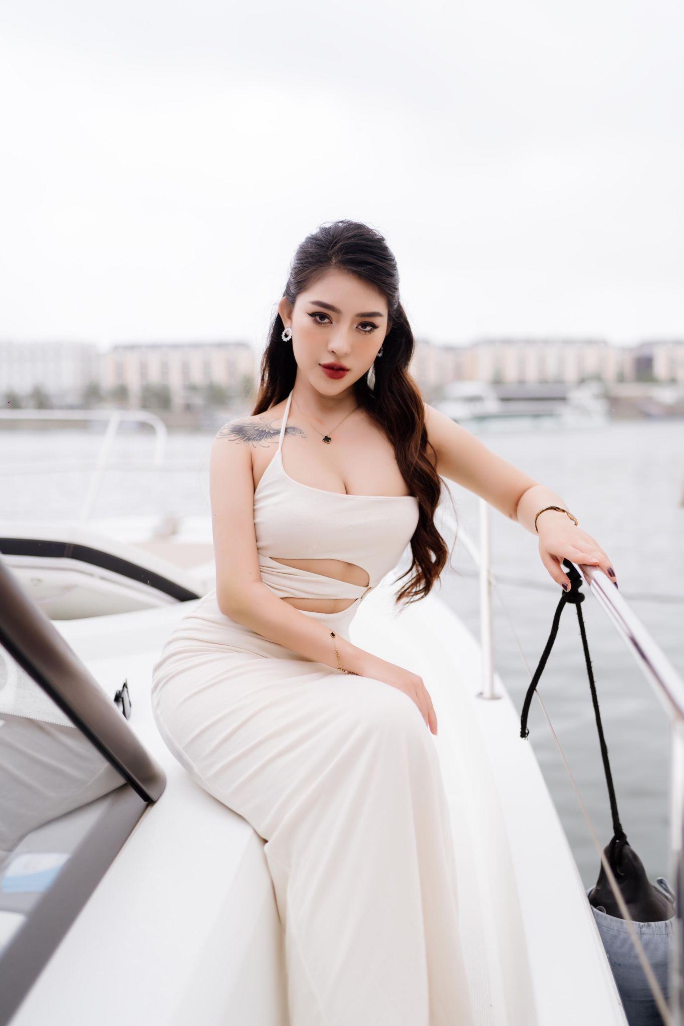 Nữ sinh Nhân văn Võ Nguyễn Mỹ Uyên chia sẻ về nghề người mẫu ảnh- Ảnh 5. Nữ sinh Nhân văn Võ Nguyễn Mỹ Uyên chia sẻ về nghề người mẫu ảnh- Ảnh 5.