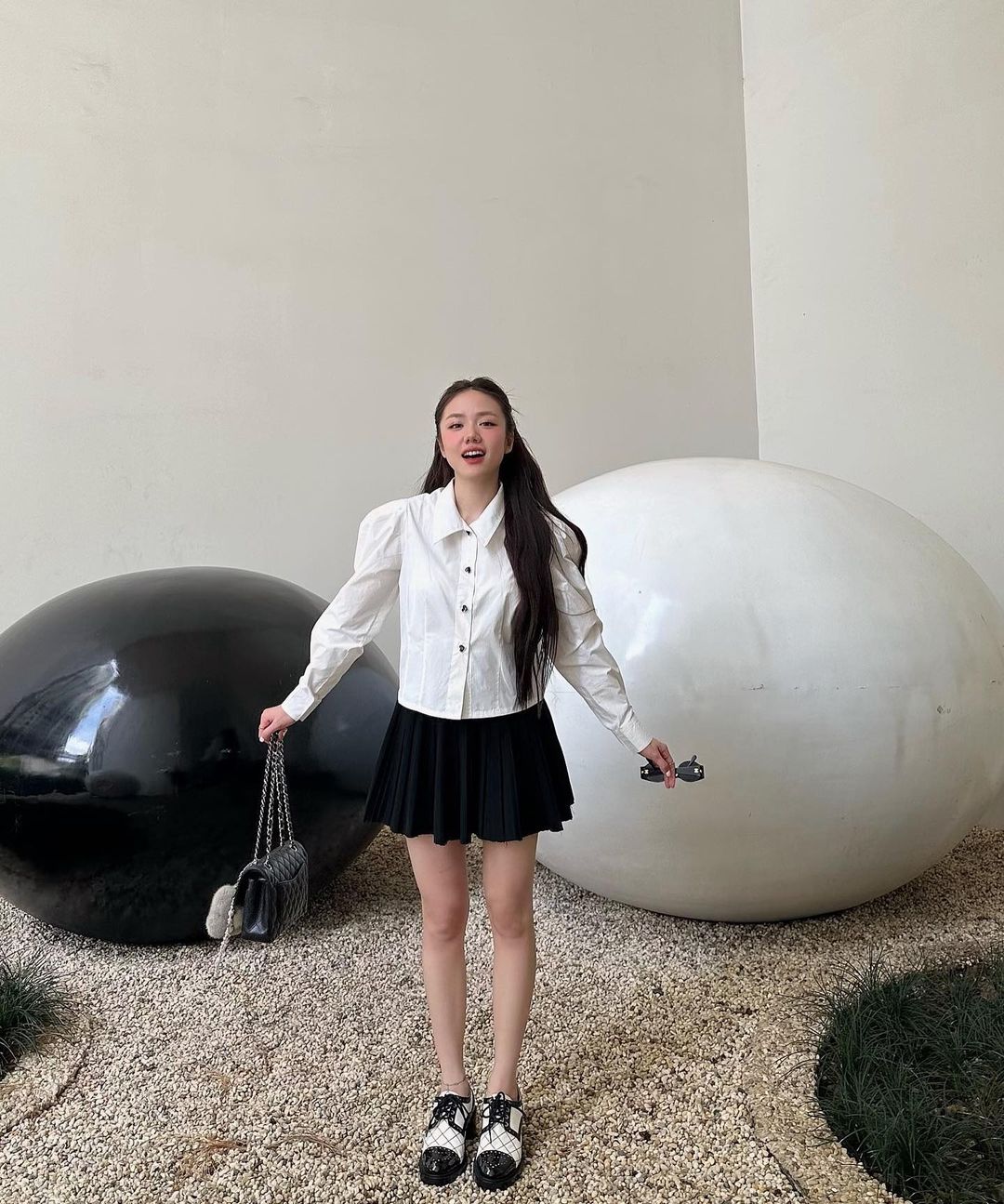 ''Vợ quốc dân'' Phương Ly: U35 vẫn xinh đẹp mơn mởn, thêm gu thời trang sành điệu càng giúp "hack tuổi" trẻ trung- Ảnh 8. ''Vợ quốc dân'' Phương Ly: U35 vẫn xinh đẹp mơn mởn, thêm gu thời trang sành điệu càng giúp "hack tuổi" trẻ trung- Ảnh 8.