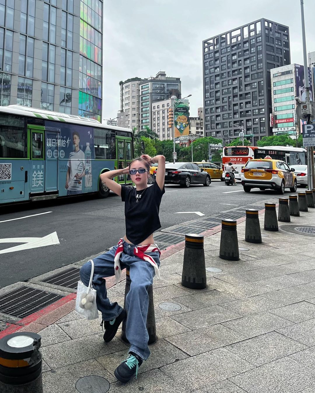 ''Vợ quốc dân'' Phương Ly: U35 vẫn xinh đẹp mơn mởn, thêm gu thời trang sành điệu càng giúp "hack tuổi" trẻ trung- Ảnh 6. ''Vợ quốc dân'' Phương Ly: U35 vẫn xinh đẹp mơn mởn, thêm gu thời trang sành điệu càng giúp "hack tuổi" trẻ trung- Ảnh 6.