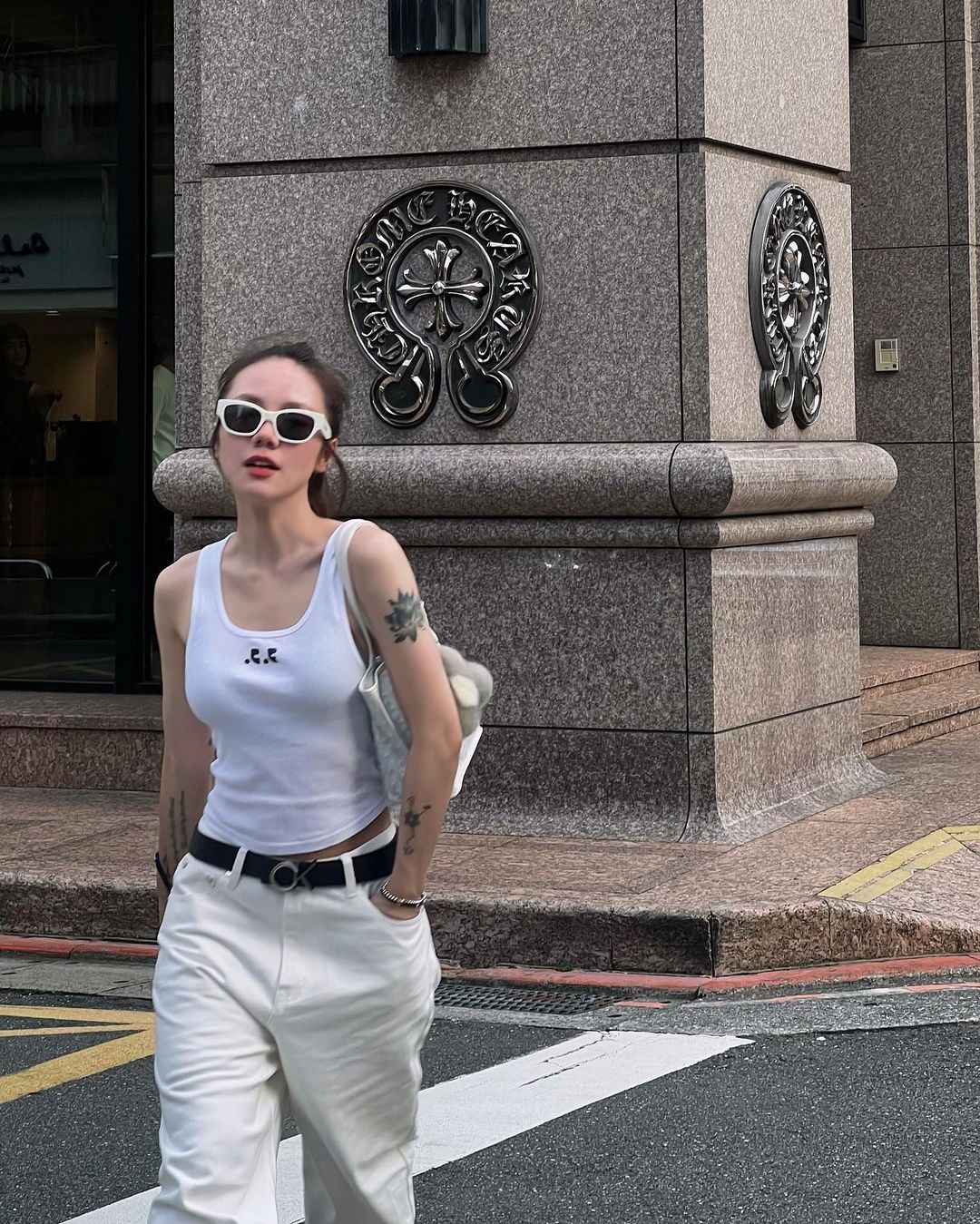 ''Vợ quốc dân'' Phương Ly: U35 vẫn xinh đẹp mơn mởn, thêm gu thời trang sành điệu càng giúp "hack tuổi" trẻ trung- Ảnh 5. ''Vợ quốc dân'' Phương Ly: U35 vẫn xinh đẹp mơn mởn, thêm gu thời trang sành điệu càng giúp "hack tuổi" trẻ trung- Ảnh 5.