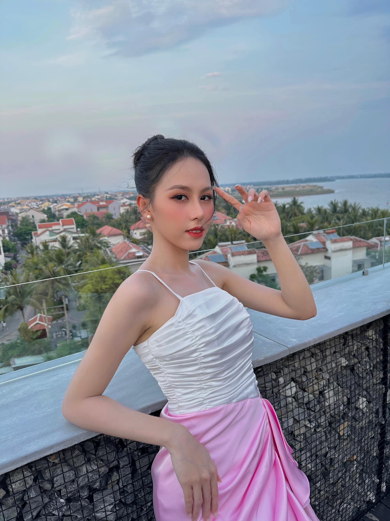 Ngọc Hằng - mỹ nhân vừa đăng quang Á hậu 2 quốc tế: Từng vướng nghi vấn "dao kéo", học vấn thì sao? - Ảnh 4.