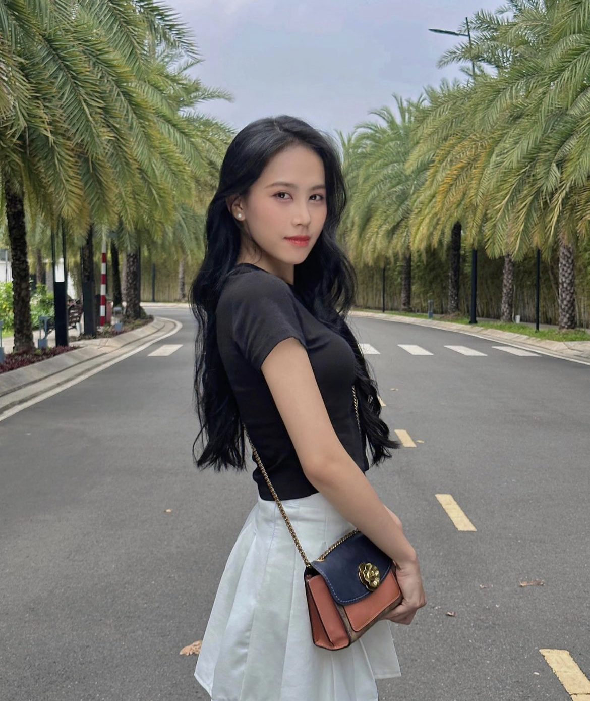Ngọc Hằng - mỹ nhân vừa đăng quang Á hậu 2 quốc tế: Từng vướng nghi vấn "dao kéo", học vấn thì sao? - Ảnh 3.