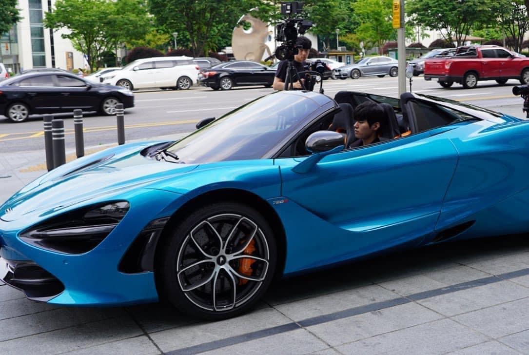 Theo một số thông tin thì đây là chiếc McLaren 720S có giá khoảng 7 tỷ VND