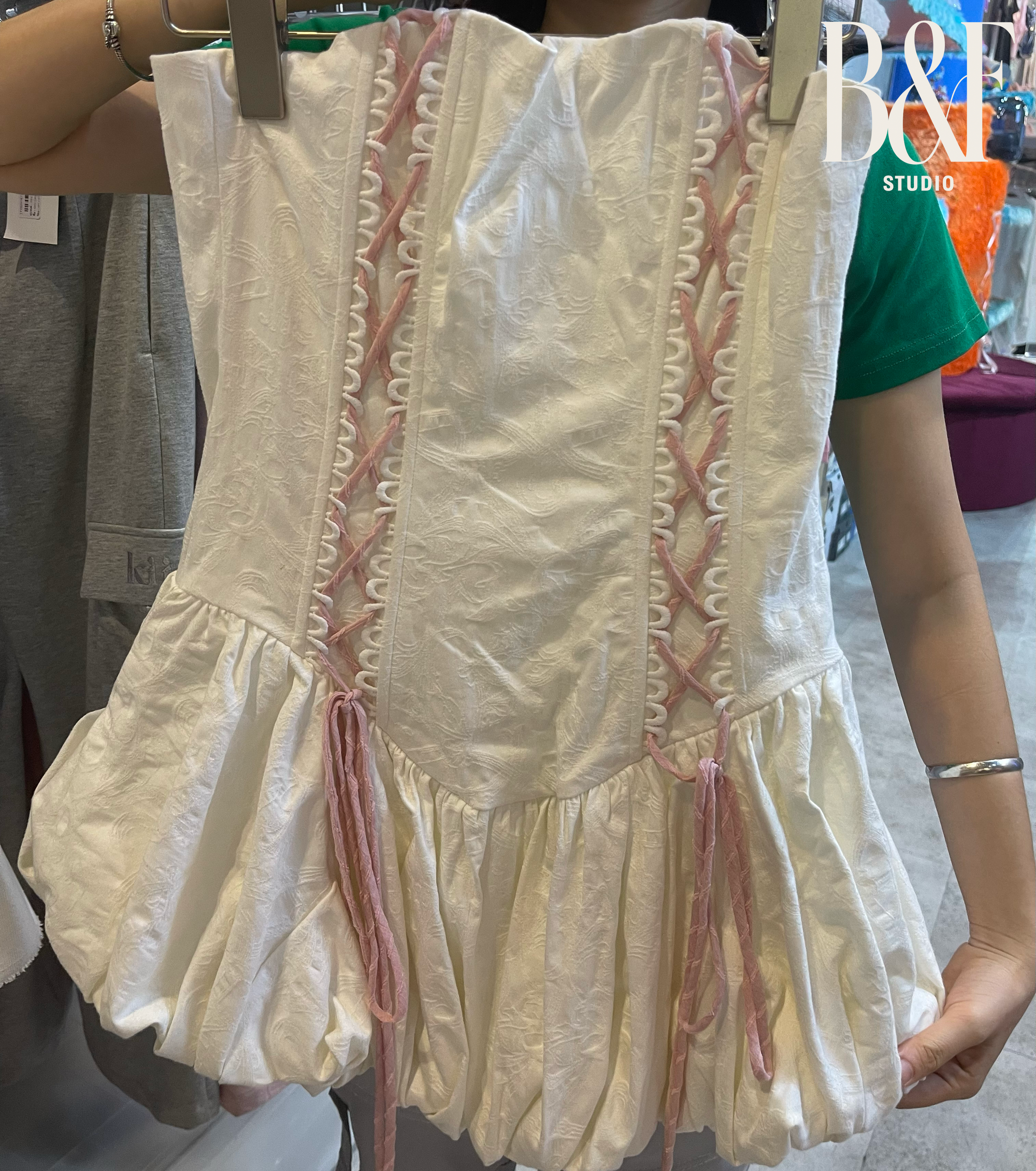 Clip: Local brand Việt phủ sóng tại các “thiên đường mua sắm" ở Thái Lan, giá cả liệu có chênh nhiều?- Ảnh 10.