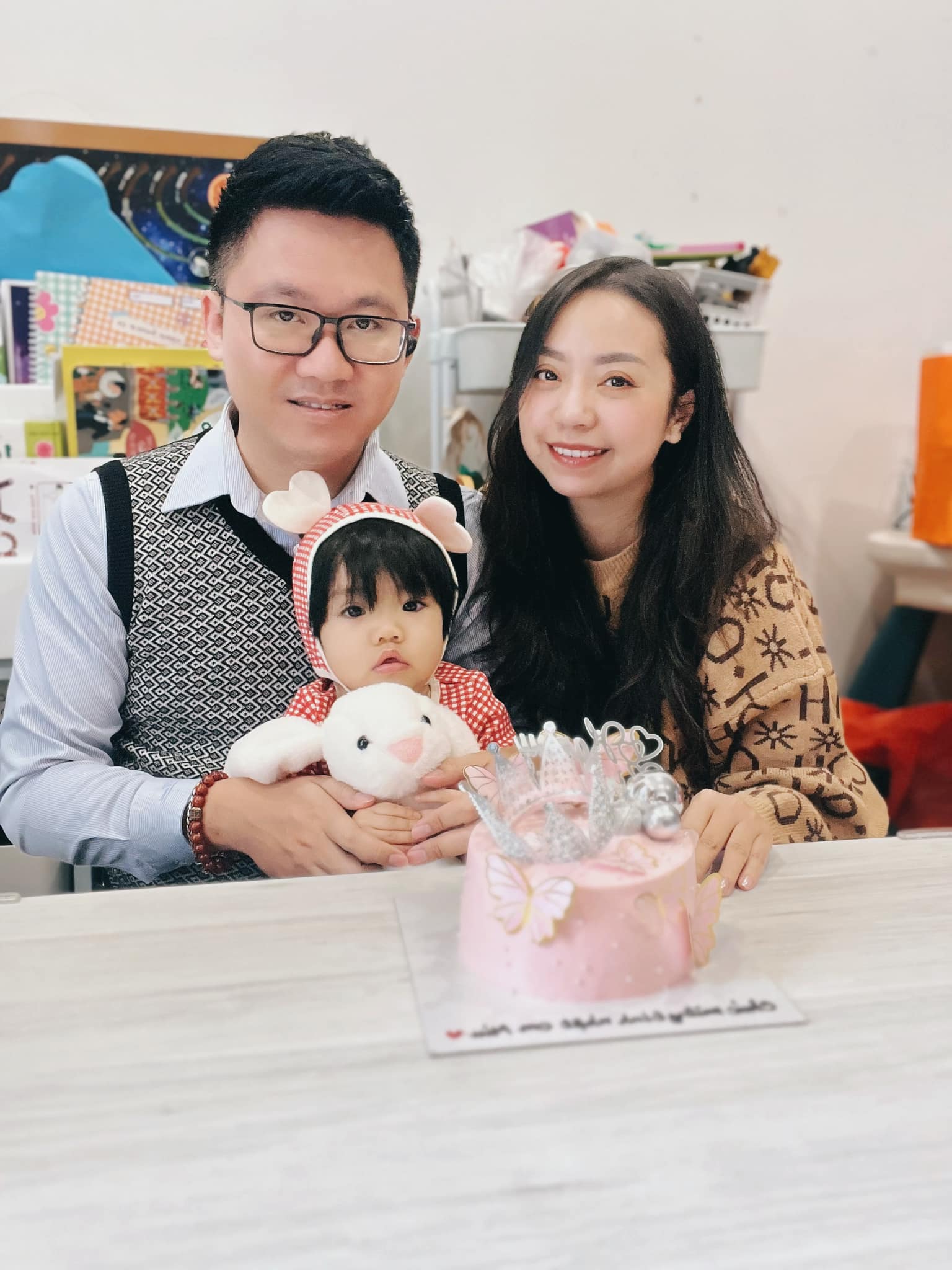 Hot TikToker là admin cộng đồng mẹ bé nổi tiếng tại Việt Nam tổ chức sinh nhật "siêu to khổng lồ" cho con gái yêu- Ảnh 1. Hot TikToker là admin cộng đồng mẹ bé nổi tiếng tại Việt Nam tổ chức sinh nhật "siêu to khổng lồ" cho con gái yêu- Ảnh 1.