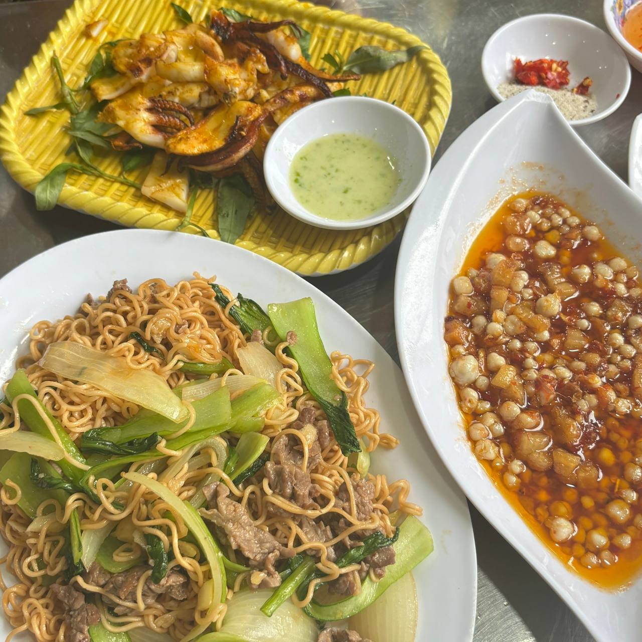 TEMPEST khoe danh sách food tour Việt Nam siêu dài, xúc động vì “đất nước của Hanbin hạnh phúc quá”- Ảnh 9.