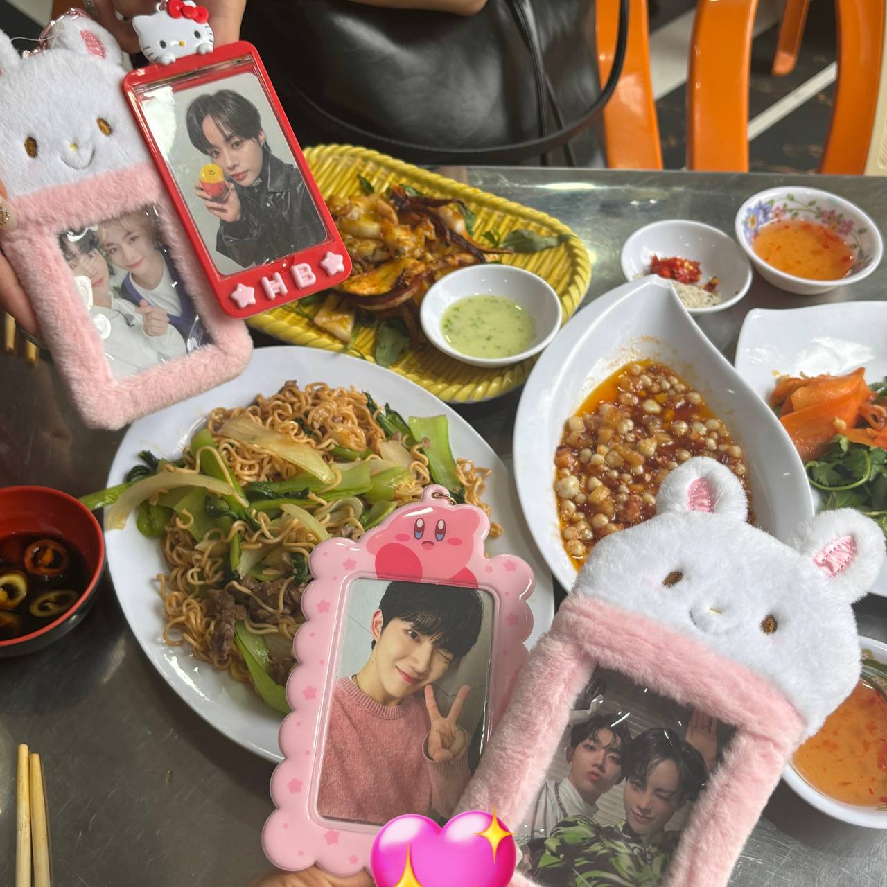 TEMPEST khoe danh sách food tour Việt Nam siêu dài, xúc động vì “đất nước của Hanbin hạnh phúc quá”- Ảnh 8.