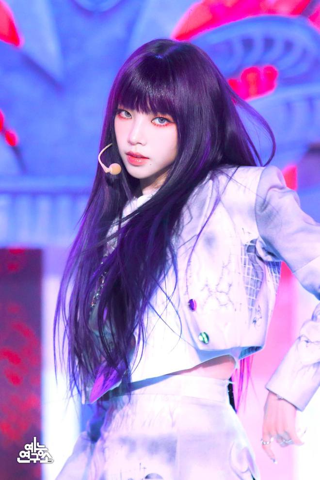 Nữ dancer "gây lú" vì khoảnh khắc như chị em ruột với Karina, nhan sắc ngoài đời ra sao?- Ảnh 7.