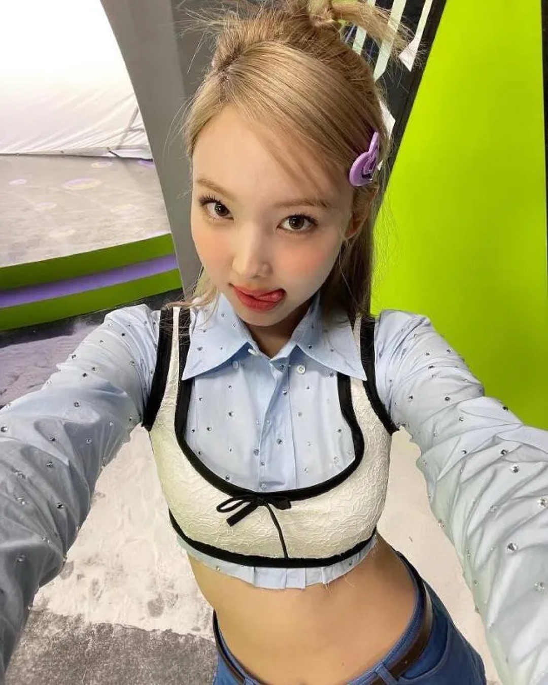 Kiểu tóc được idol Hàn mê mẩn suốt năm 2023 gọi tên tóc mái "lá vừng”: Cứ 10 cô thì tới 8 cô “đu trend”- Ảnh 2. Kiểu tóc được idol Hàn mê mẩn suốt năm 2023 gọi tên tóc mái "lá vừng”: Cứ 10 cô thì tới 8 cô “đu trend”- Ảnh 2.