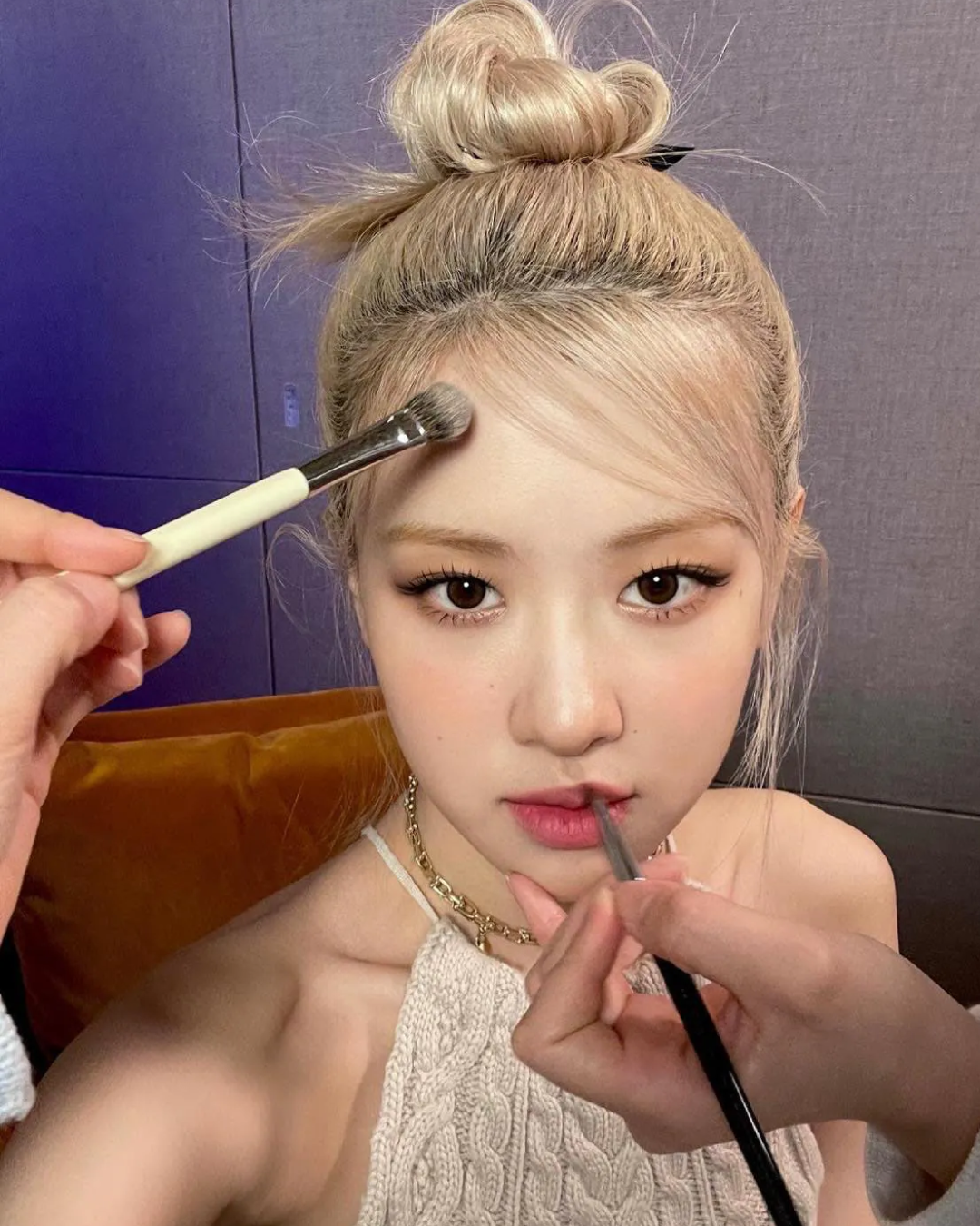Kiểu tóc được idol Hàn mê mẩn suốt năm 2023 gọi tên tóc mái "lá vừng”: Cứ 10 cô thì tới 8 cô “đu trend”- Ảnh 3. Kiểu tóc được idol Hàn mê mẩn suốt năm 2023 gọi tên tóc mái "lá vừng”: Cứ 10 cô thì tới 8 cô “đu trend”- Ảnh 3.