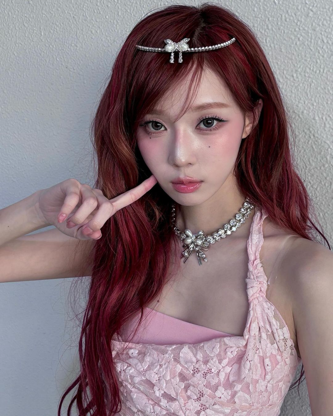 Kiểu tóc được idol Hàn mê mẩn suốt năm 2023 gọi tên tóc mái "lá vừng”: Cứ 10 cô thì tới 8 cô “đu trend”- Ảnh 17. Kiểu tóc được idol Hàn mê mẩn suốt năm 2023 gọi tên tóc mái "lá vừng”: Cứ 10 cô thì tới 8 cô “đu trend”- Ảnh 17.