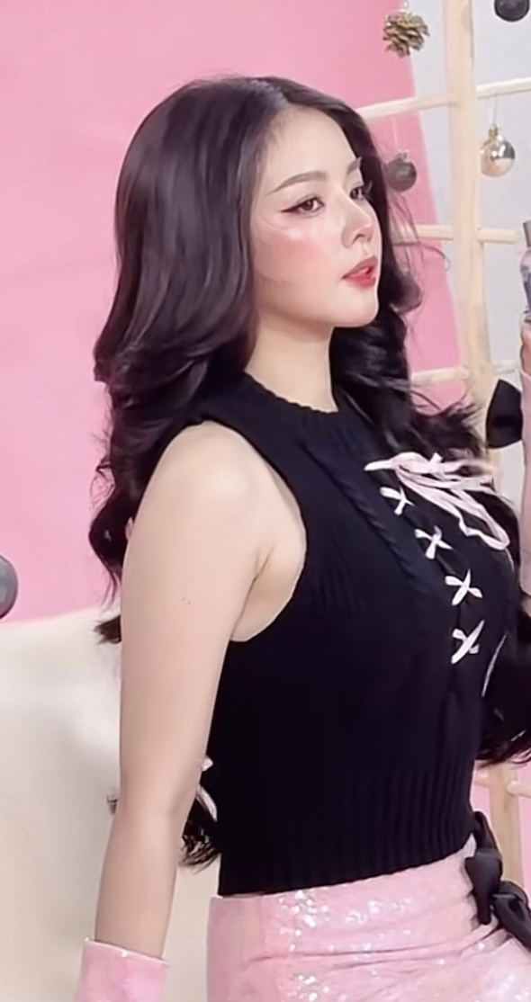 DJ Mie sau khi chia tay Hồng Thanh: Chạy show liên tục, lộ khoảnh khắc ủ rũ mệt mỏi- Ảnh 3.