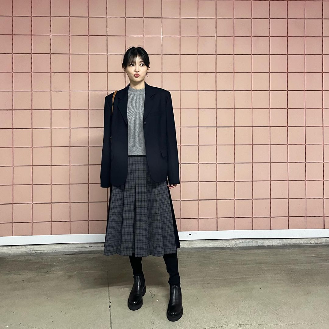 Style đời thường của Kim Yoo Jung: Sành điệu, sang xịn, xứng làm "sách mẫu" mặc đẹp cho các chị em- Ảnh 10. Style đời thường của Kim Yoo Jung: Sành điệu, sang xịn, xứng làm "sách mẫu" mặc đẹp cho các chị em- Ảnh 10.