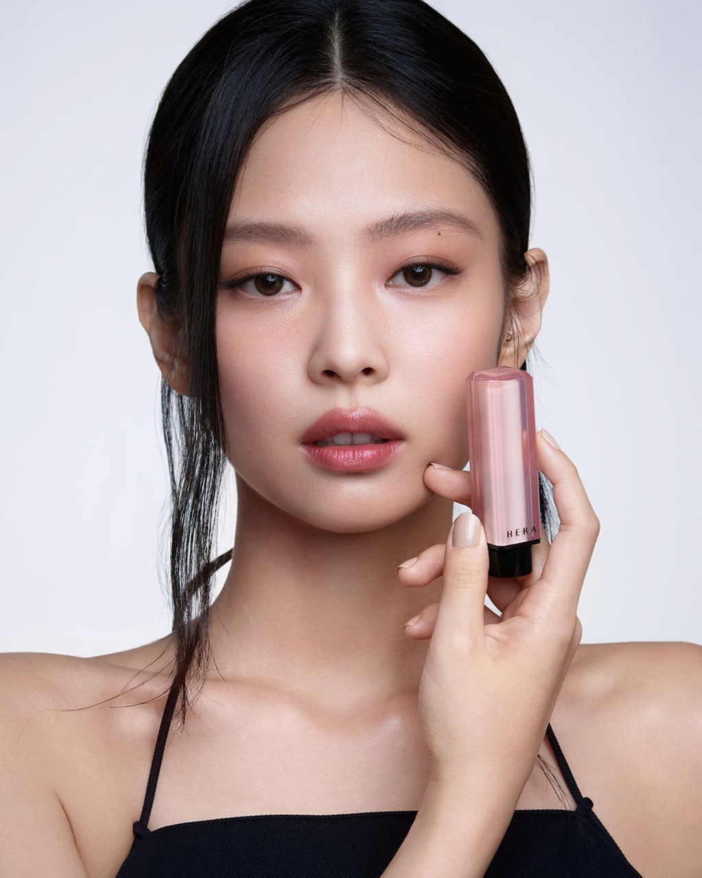 "Global IT-Girl" Jennie Kim được vinh danh là ngôi sao có ảnh hưởng lớn nhất tới ngành thời trang năm 2023- Ảnh 3.