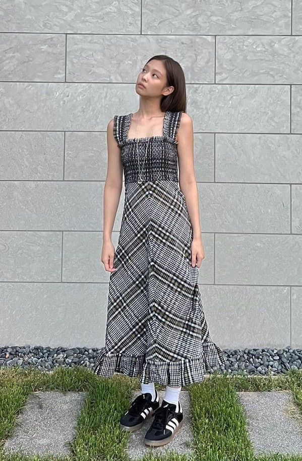 "Global IT-Girl" Jennie Kim được vinh danh là ngôi sao có ảnh hưởng lớn nhất tới ngành thời trang năm 2023- Ảnh 14.
