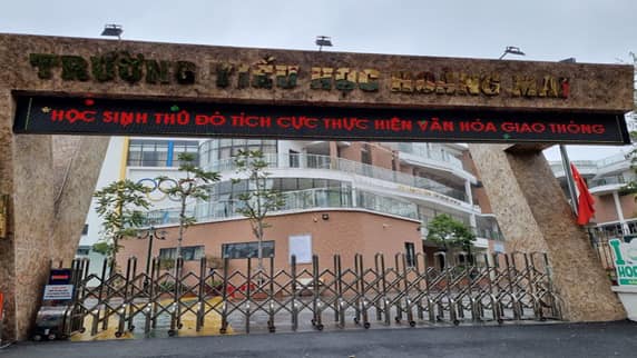 Ngôi trường cấp 1 công lập ở Hà Nội khiến nhiều phụ huynh đi qua phải ngỡ ngàng: To đẹp, bề thế quá!- Ảnh 1.