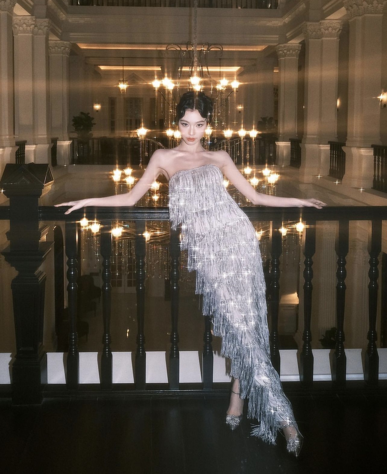 Hot girl Douyin gây thất vọng với nhan sắc thật tại event GQ, diện hẳn đồ Chanel nhưng trông không sang- Ảnh 6. Hot girl Douyin gây thất vọng với nhan sắc thật tại event GQ, diện hẳn đồ Chanel nhưng trông không sang- Ảnh 6.