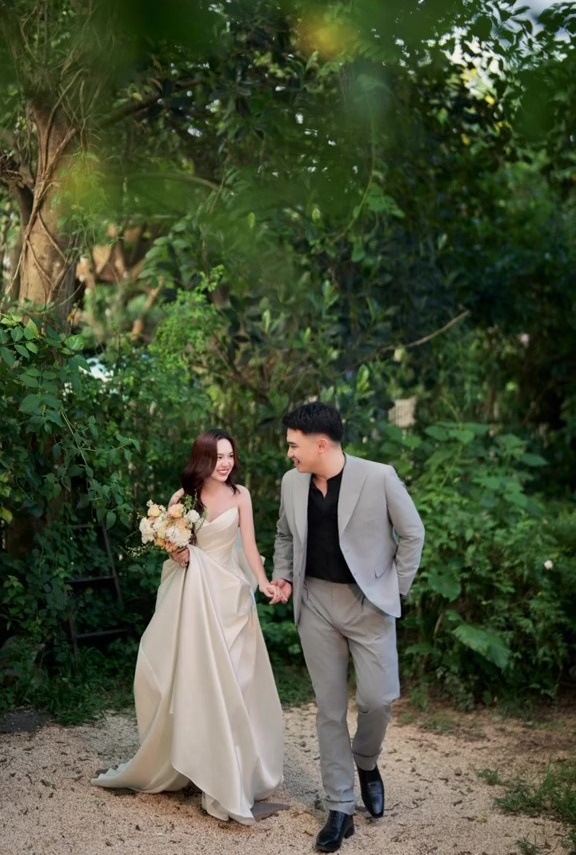 Hậu trường chụp ảnh cưới của Đặng Thu Hà: Cô dâu thay đổi một thứ mà nhan sắc như được gỡ “phong ấn”- Ảnh 4.