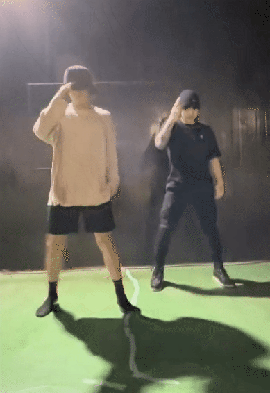 Jung Kook trước thềm nhập ngũ: Giao diện “boy phố” gây sốt, tự hát tự nhảy hit mới của SEVENTEEN ủng hộ bạn thân!- Ảnh 9.