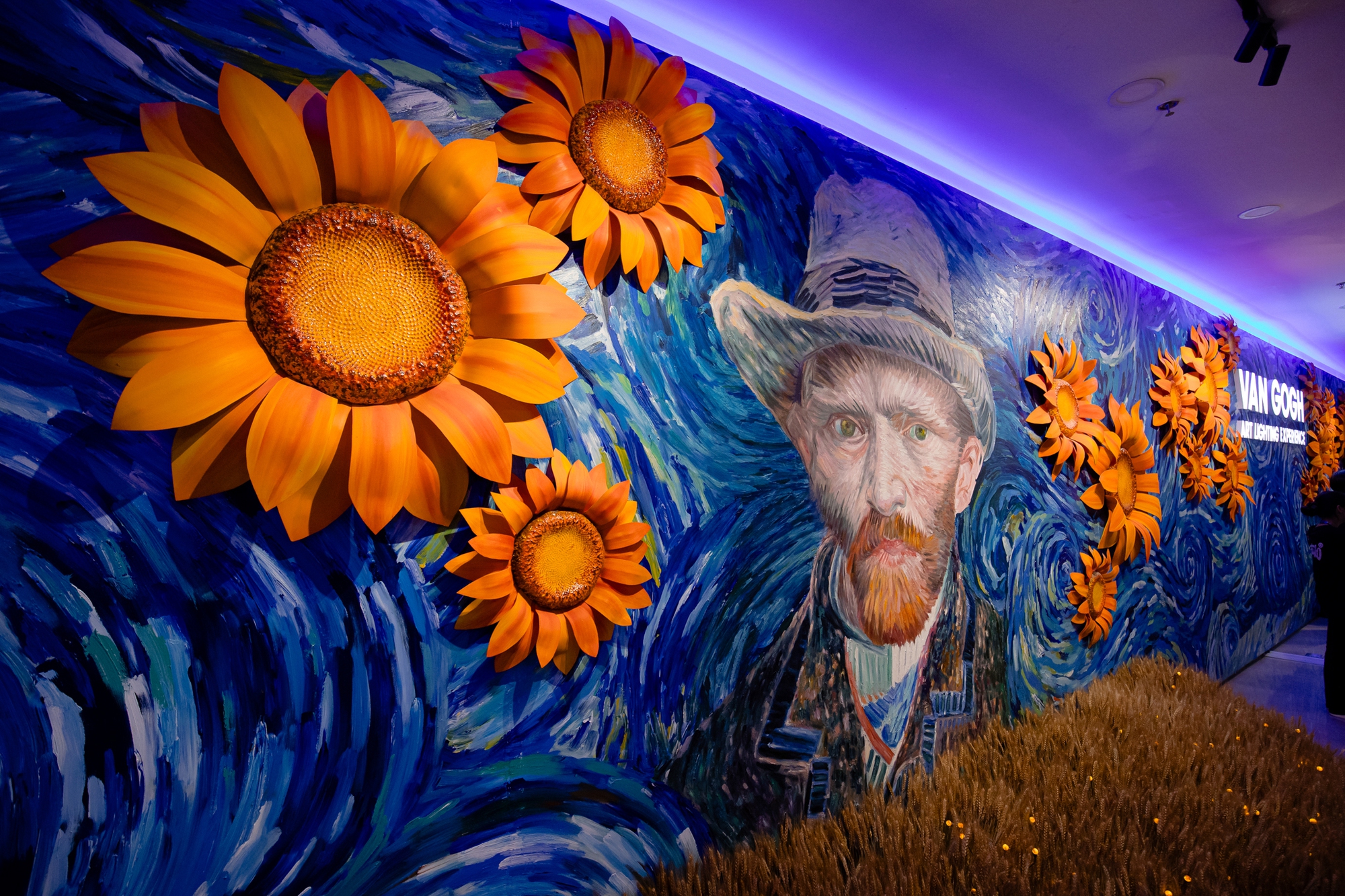 Review triển lãm Van Gogh đầu tiên tại Việt Nam, mọi thứ hoàn toàn khác với mọi nơi trên thế giới?- Ảnh 3.