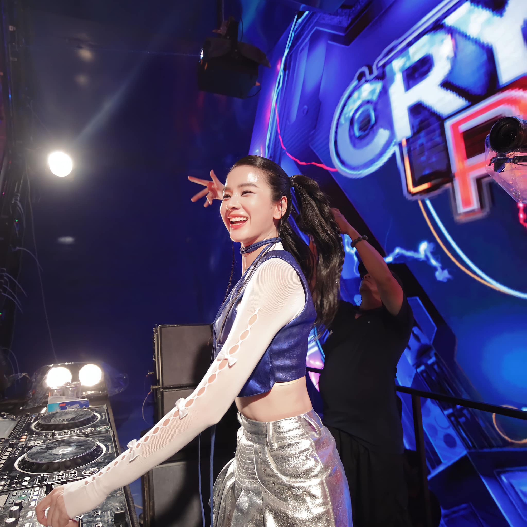 Với 55.000 khán giả Đà Nẵng - Tiger Crystal Rave xứng danh EDM Festival té nước cực khủng - Ảnh 1. Với 55.000 khán giả Đà Nẵng - Tiger Crystal Rave xứng danh EDM Festival té nước cực khủng - Ảnh 1.