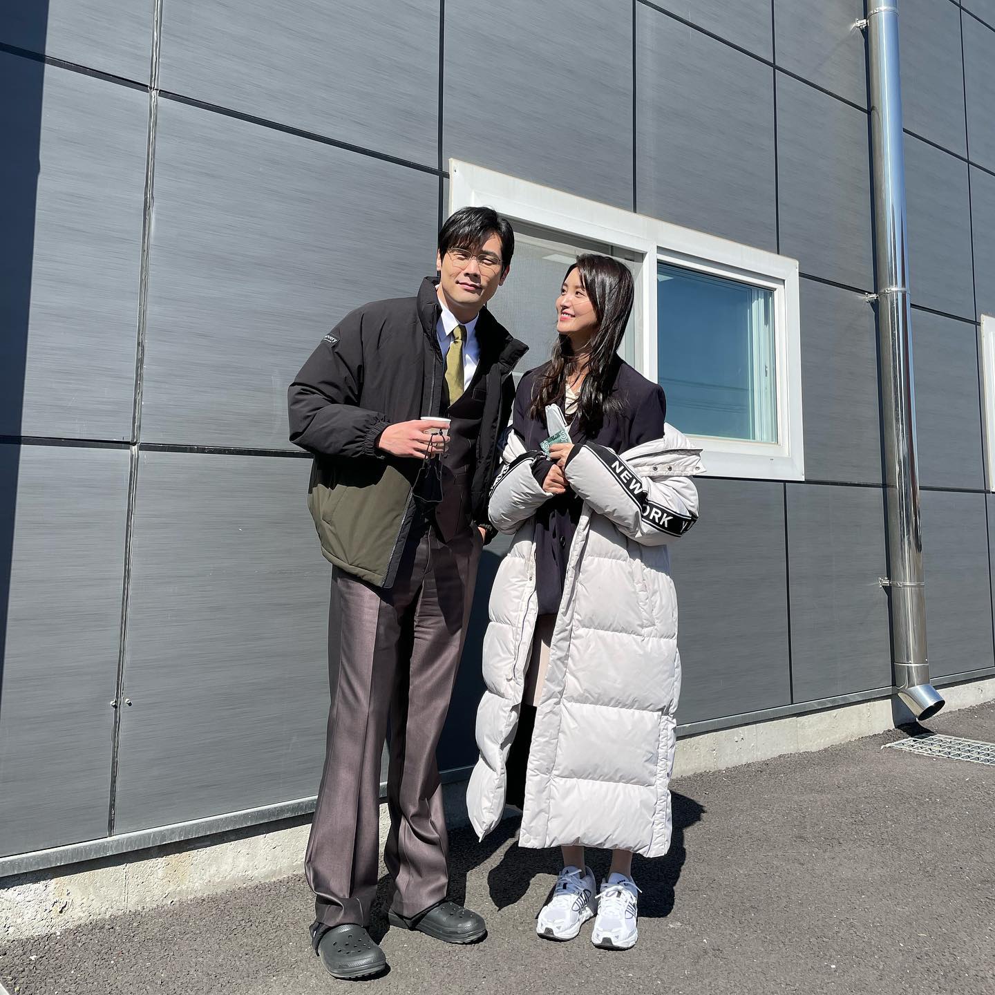 EXID bật mí loạt ảnh hậu trường Mask Girl, khoe khoảnh khắc tình tứ bên đối tác diễn đầy thú vị