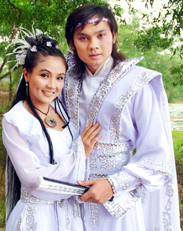 NSƯT Kim Tiểu Long: Từng phải bưng nước cho Kim Tử Long và cuộc sống tại Mỹ ở tuổi 49 - Ảnh 2.