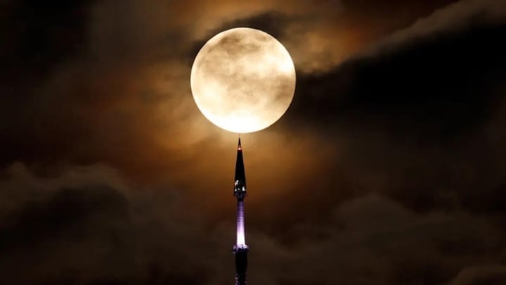 Siêu trăng lớn nhất năm sắp chiếu sáng bầu trời đúng dịp nghỉ lễ 2/9 - Ảnh 3.
