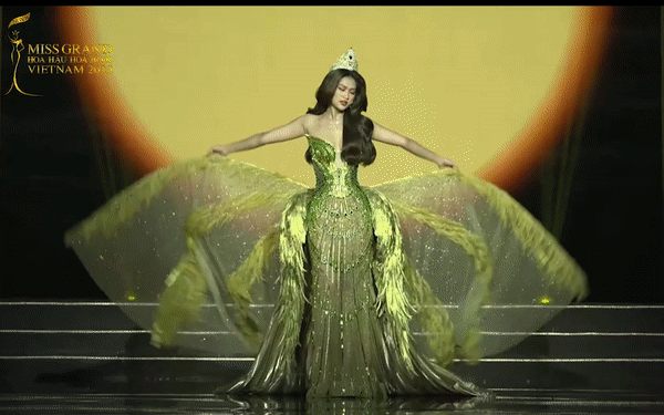 Thiên Ân final walk ấn tượng, xúc động khi kết thúc nhiệm kỳ Miss Grand Vietnam: Chỉ mong mọi người nhớ đến tên tôi - Ảnh 4.