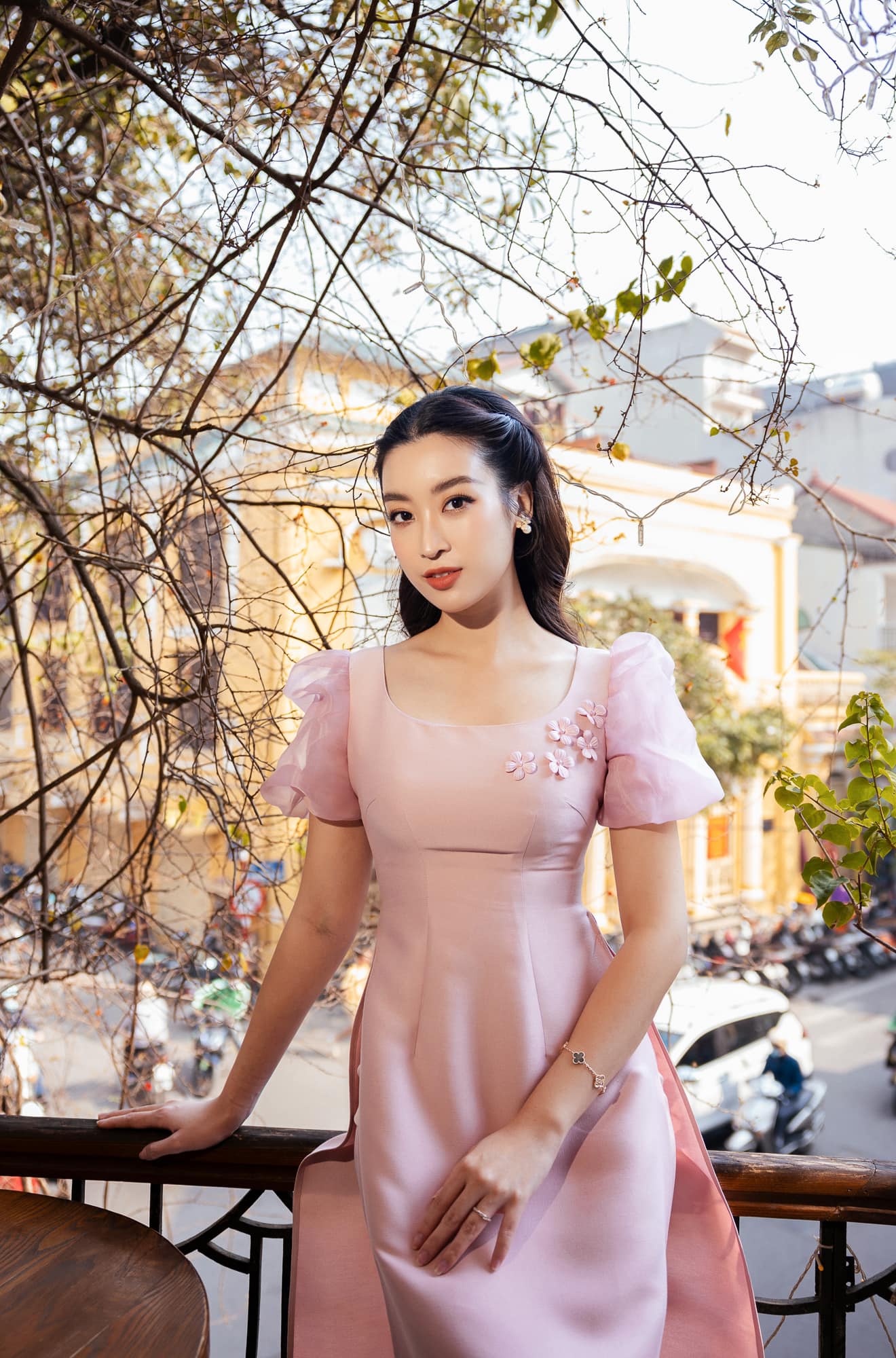 Hoa hậu nghèo nhất Việt Nam sau 7 năm đăng quang giờ là vợ chủ tịch, có hãng thời trang riêng - Ảnh 5.