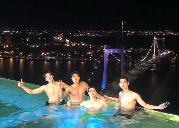 Hot lại loạt ảnh bạn trai Jisoo check in Đà Nẵng, độ u mê Việt Nam không thua kém người yêu siêu sao! - Ảnh 4.