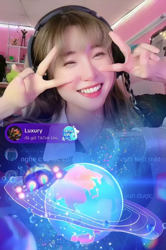 Nữ streamer đời đầu không "ngán" làn sóng hot girl, vẫn khẳng định vị thế! - Ảnh 3. Nữ streamer đời đầu không "ngán" làn sóng hot girl, vẫn khẳng định vị thế! - Ảnh 3.