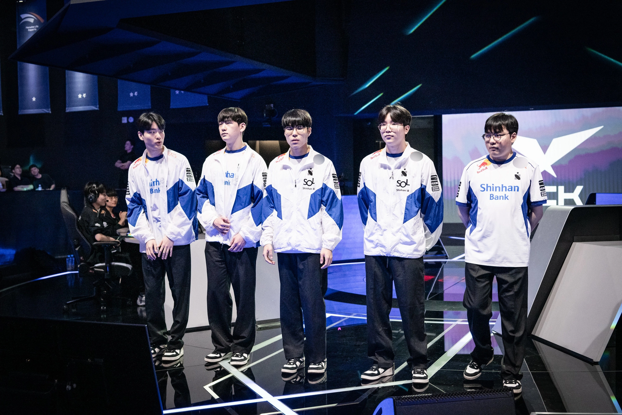 Hai trận thắng &quot;quý hơn vàng&quot; trước T1 chính là tiền đề giúp DRX có cơ hội vào playoffs