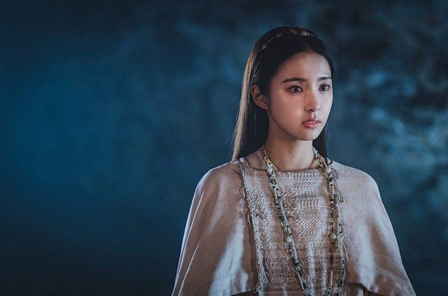 Phim của Song Joong Ki có màn thay nữ chính gây xôn xao, đẹp nhưng vì sao khán giả lo ngại? - Ảnh 4.