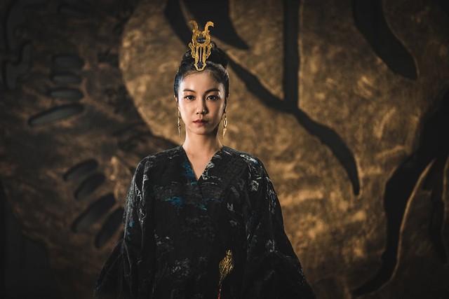 Phim của Song Joong Ki có màn thay nữ chính gây xôn xao, đẹp nhưng vì sao khán giả lo ngại? - Ảnh 9.