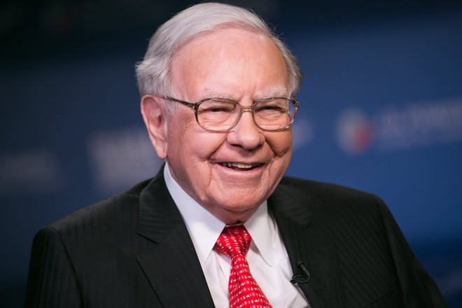 Warren Buffett: Đổi tiền tiết kiệm sang 3 thứ này, 10 năm sau, bạn sẽ cảm ơn chính mình - Ảnh 2.