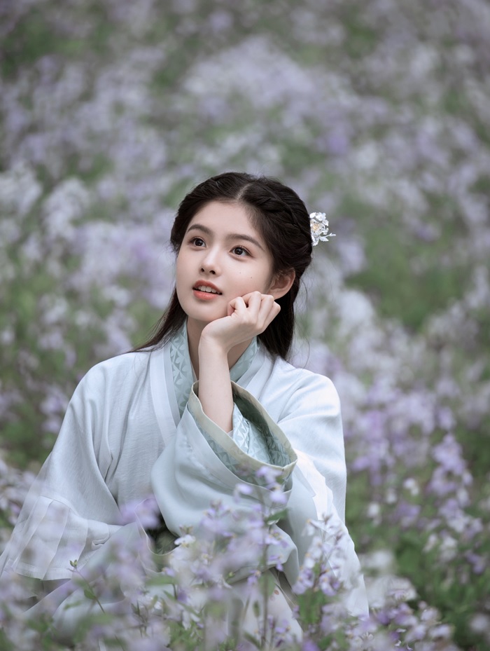 Mỹ nhân xinh đẹp, trong trẻo nhất "Vân chi vũ": Không phải Ngu Thư Hân, Lư Dục Hiểu hay Trần Đô Linh - Ảnh 8. Mỹ nhân xinh đẹp, trong trẻo nhất "Vân chi vũ": Không phải Ngu Thư Hân, Lư Dục Hiểu hay Trần Đô Linh - Ảnh 8.
