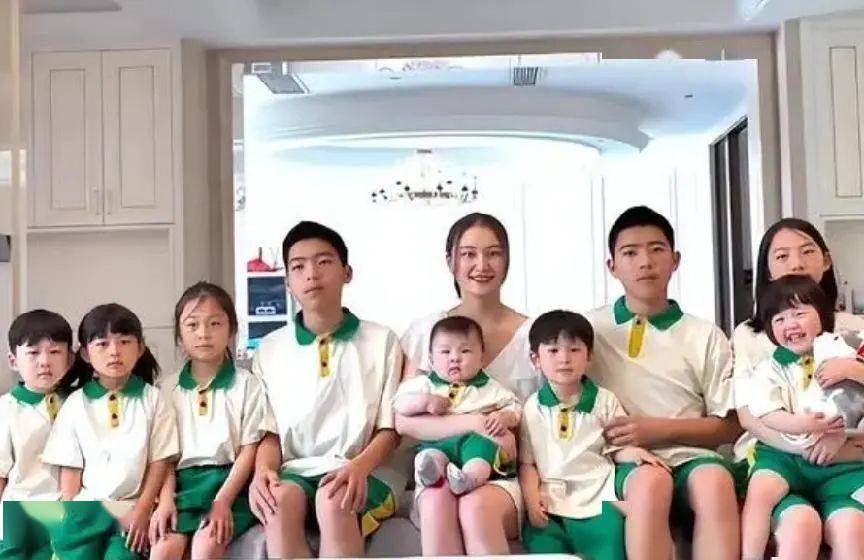Cô gái ở Trung Quốc không muốn lãng phí gen của chồng, sinh 9 người con sau 13 năm chung sống, mong muốn sinh con đủ 12 cung hoàng đạo - Ảnh 3.