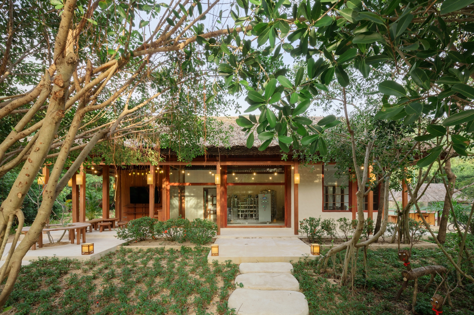 Nơi đặc biệt bên bờ Vịnh Ninh Vân: Mỗi trải nghiệm là một hành động đáp đền Mẹ Thiên Nhiên - Ảnh 3. Nơi đặc biệt bên bờ Vịnh Ninh Vân: Mỗi trải nghiệm là một hành động đáp đền Mẹ Thiên Nhiên - Ảnh 3.