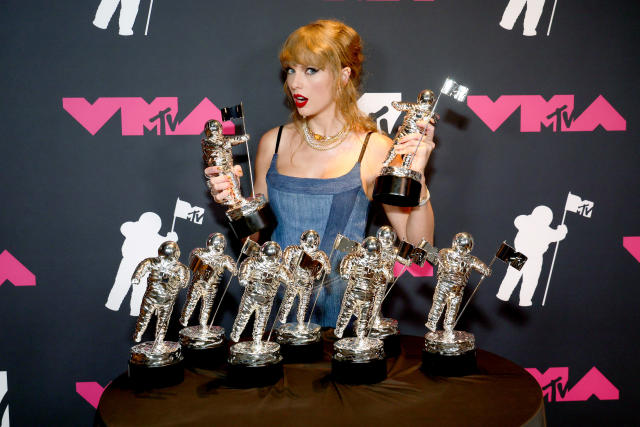 Taylor Swift chứng minh danh xưng “ngành công nghiệp âm nhạc” không phải là ảo tưởng  - Ảnh 4.
