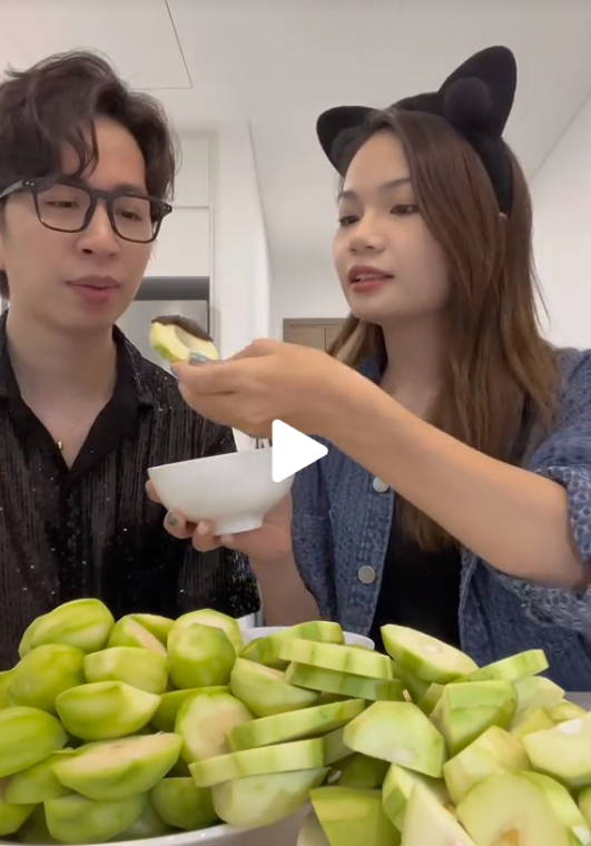 Bị nữ trợ lý liên tục "pressing" tình cảm, nam streamer dù FA nhưng vẫn "né chốt" cực dứt khoát! - Ảnh 3. Bị nữ trợ lý liên tục "pressing" tình cảm, nam streamer dù FA nhưng vẫn "né chốt" cực dứt khoát! - Ảnh 3.