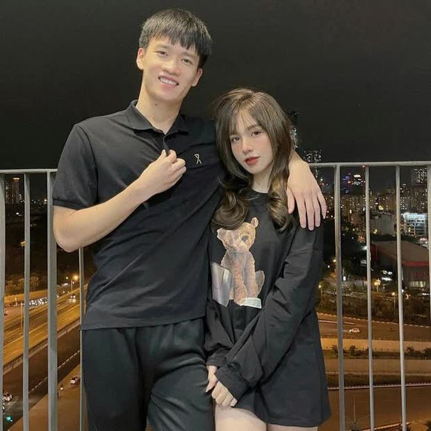 Lộ &quot;hint&quot; tiền vệ Hoàng Đức và bạn gái hotgirl gương vỡ lại lành - Ảnh 3.