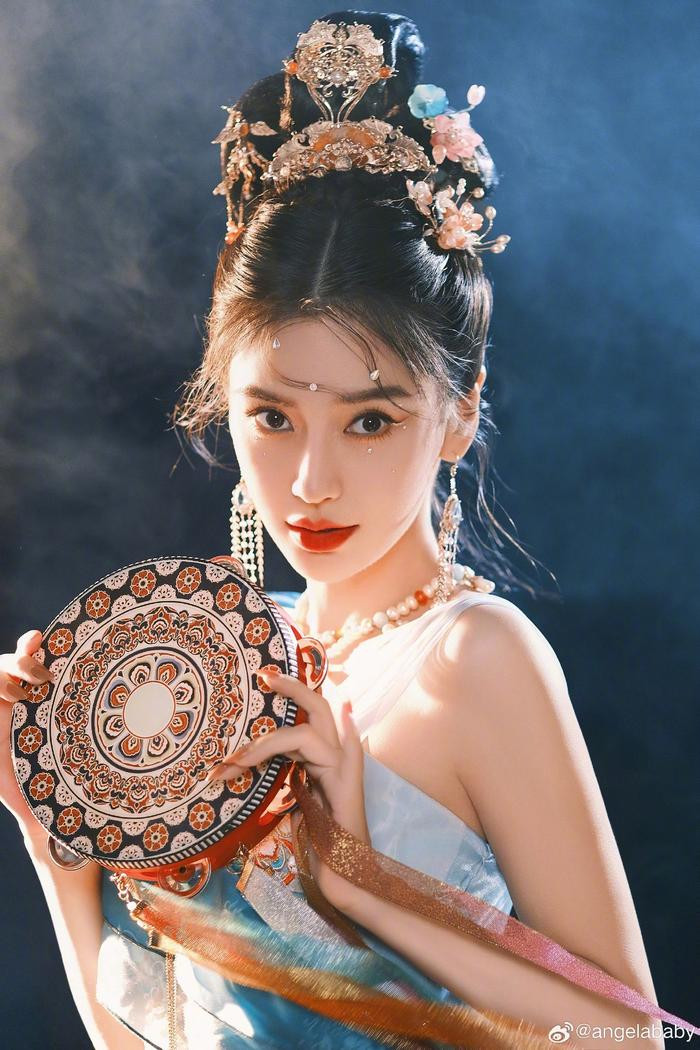 Triệu Lộ Tư xinh ngút ngàn trong tạo hình thần nữ nhưng liệu có vượt qua được Angelababy?- Ảnh 8.